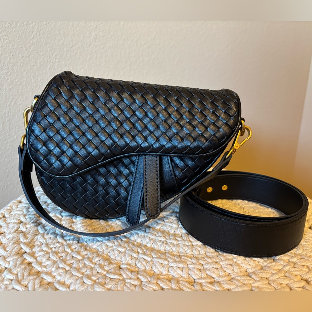 Verano Hill Woven Saddle Bag